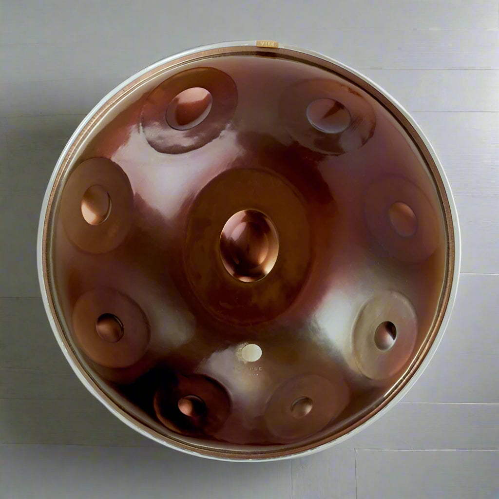 Die Eclipse Handpan, gefertigt aus hochwertigem Edelstahl, bietet eine hervorragende Klangqualität und ist speziell für Anfänger geeignet.