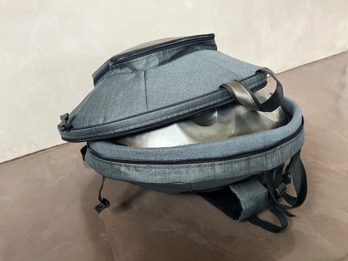 Grau goldenes Kita Softcase schütz eine handgefertigte Handpan Drum