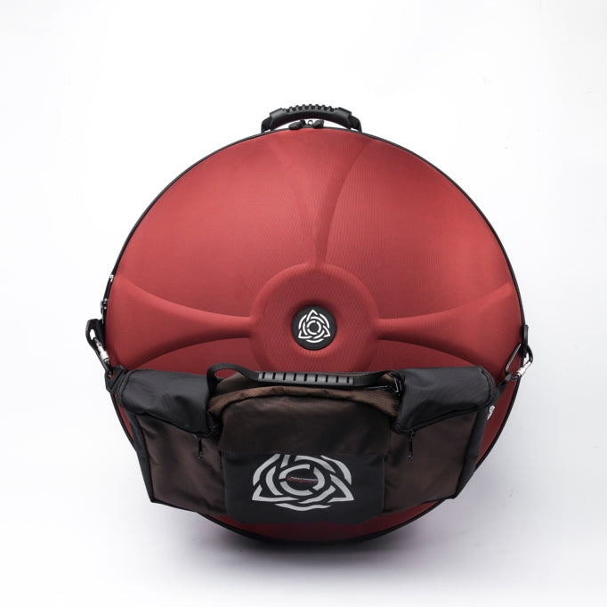 Handpan Hardcase - Evatek Pro in der Farbe RoanRouge Rot. Ansicht von Vorne vor einem Weißen Hintergrund mit grauem Pocketbag