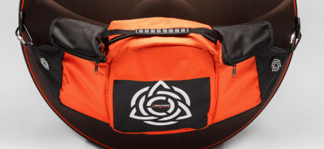 Evatek Pocket Bag orange angebracht auf evatek Braun