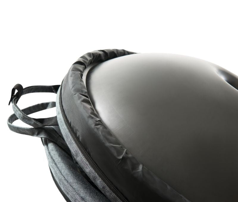 Handpan mit Randschutz in 360-Grad aufgeklappter Handpan Tasche