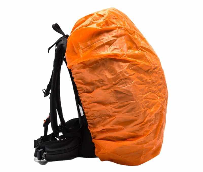 Smarty Bag von der Seite in einer grauen Farbe auf einem weißen Hintergrund mit orangenem Regenschutz.